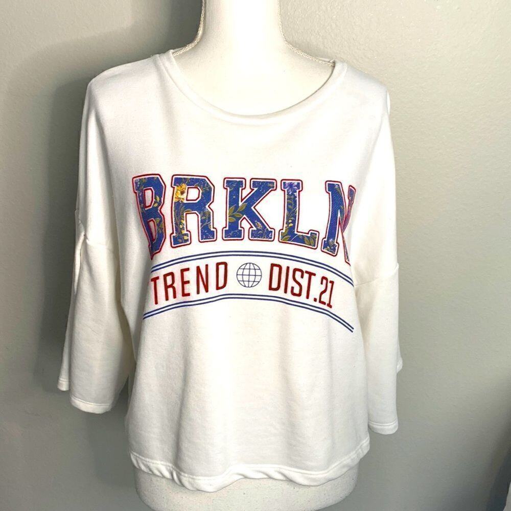 Stradivarius Womens BRKLN Crop Sweatshirt size Large